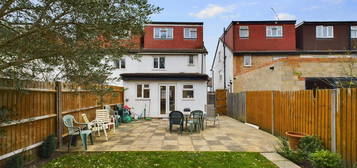 4 bed semi-detached house for sale