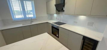 2 bed flat to rent