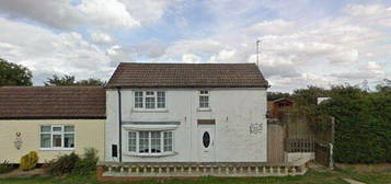 2 bed semi-detached house to rent