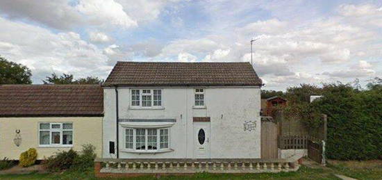 2 bed semi-detached house to rent