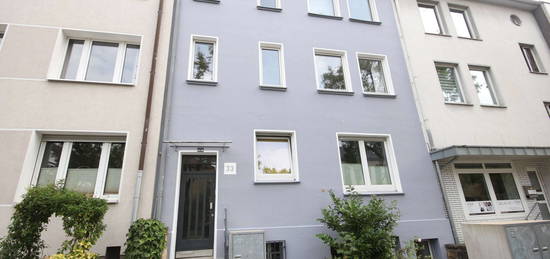 *Schöner Altbau zentral & grün - 70qm EG mit Balkon und kl. Garten in BO-Ehrenfeld*