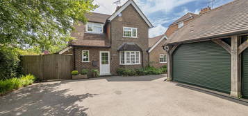 3 bed detached house to rent