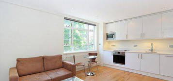 Flat to rent in Nell Gwynn House, Sloane Avenue, London SW3