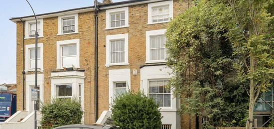 Flat to rent in St. Stephens Avenue, London W12