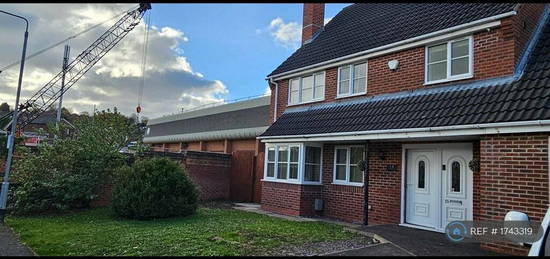 4 bedroom semi-detached house