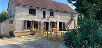 A OUANNE, Jolie Fermette Longère de 166 m2, 6 pièces, garage, cellier, cave voûtée, jardin, vue campagne, le tout sur un terrain de 2725 m2.