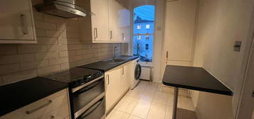 Flat to rent in Miranda Road, London N19