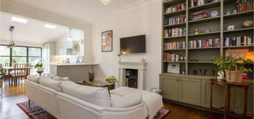 3 bed flat for sale