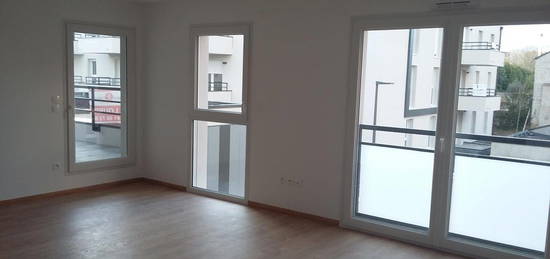 Appartement  à louer, 3 pièces, 2 chambres, 66 m²