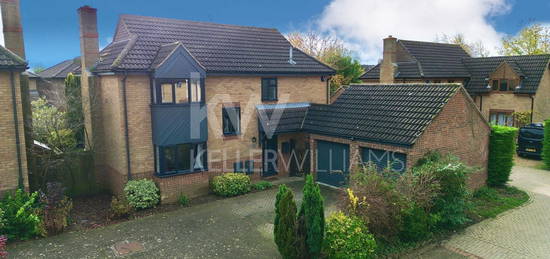 4 bed detached house for sale