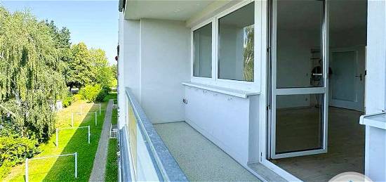 Vollsanierte 3-Zimmer-Wohnung mit Balkon und seniorengerechter Badewanne