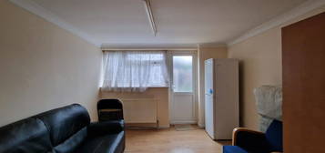 4 bed terraced house to rent