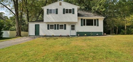 36 Young Dr, Stanhope, NJ 07874