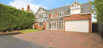 5 bedroom detached house for sale