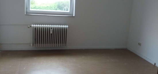 Freundliche und modernisierte 4-Raum-Wohnung mit Balkon in Bochum