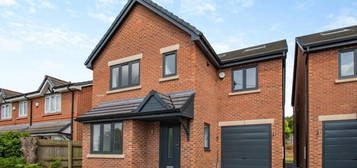 5 bedroom detached house