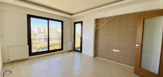 Çiğli Atatürk Mahallesinde Kiralık 2+1 Daire