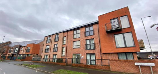 Flat to rent in Silverlace Avenue, Openshaw, Manchester M11