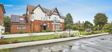 8 bedroom detached house for sale