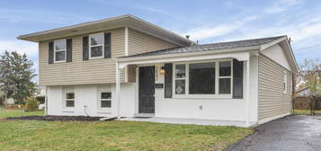 1482 Villa Dr, Columbus, OH 43207