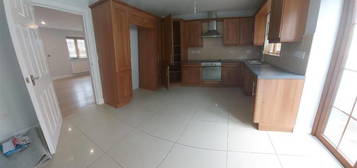 4 bed property to rent