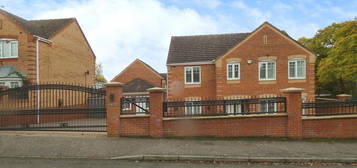 6 bedroom detached house to rent