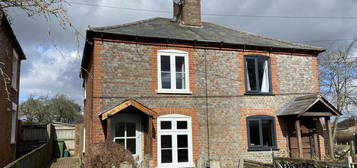 2 bedroom semi-detached house to rent