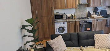 2 bed flat to rent