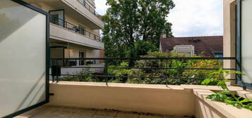 Chatenay-Malabry / 3P avec grand balcon et parking