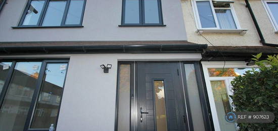 4 bedroom terraced house