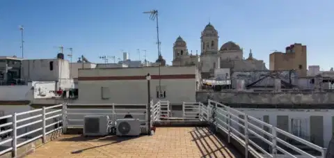 &#xC1;tico en La Caleta - La Vi&#xF1;a