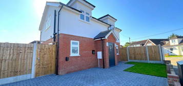 3 bedroom detached house