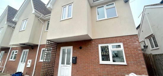 3 bedroom semi-detached house