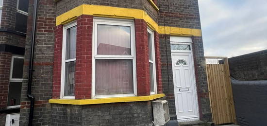 Semi-detached house to rent in Francis Street, Luton LU1