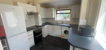 6 bedroom terraced house to rent