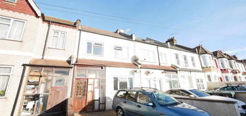 Terraced house to rent in Granville Road, Wood Green N22