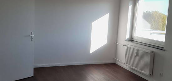 Geplegte 2-Zimmer Wohnung in Uetersen | 63 m² | Balkon | Aufzug