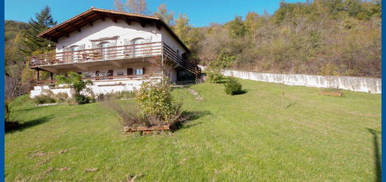 Maison T5 avec 1600m2 de terrain, garage