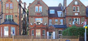 Flat for sale in Thornton Avenue, London SW2