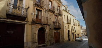 Palazzo - Edificio 4 piani, da ristrutturare, Nicastro Sambiase, Lamezia Terme