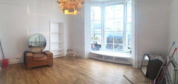 2 bed flat to rent