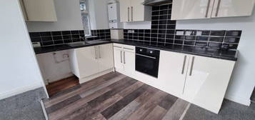 Flat to rent in Browning Avenue, Wirral CH42