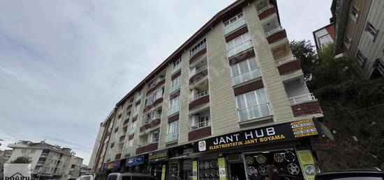 BOŞ ! CADDE ÜZERİNDE E. BANYOLU ASANSÖRLÜ SATILIK 2+1 95m2 DAİRE