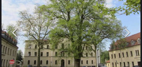 Schöne 2 Raum Wohnung im EG in historischem Villenviertel, mit EBK, Terasse und Stellplatz