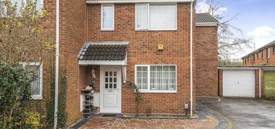 4 bedroom end of terrace house for sale