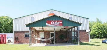 1449 N Feemster Lake Rd, Tupelo, MS 38804