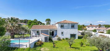 Maison  à vendre, 5 pièces, 4 chambres, 141 m²