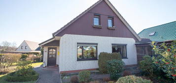 tolles Familienhaus, 5 ZKB, 200m2 WF/NF, 1.054m2 Grundstück, EBK, Wintergarten, Carport, usw.