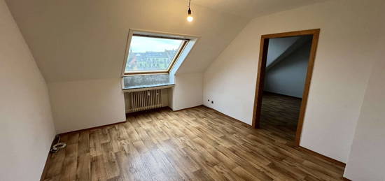 Schöne 2-Zimmer DG-Wohnung in FFM-Fechenheim