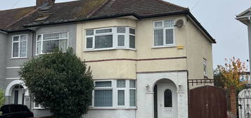 End terrace house to rent in Park Lane, Romford RM6